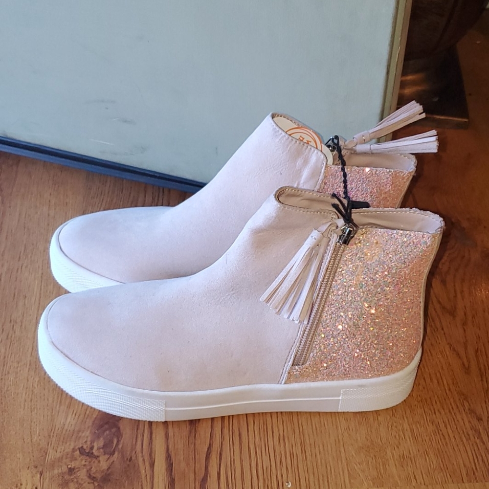 Wonder Nation sneakers brand new